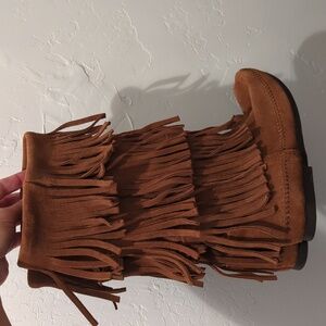 Minnetonka women's size 8 leather fringe moccasin style boots